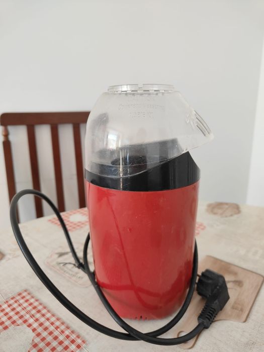 Liquidificador, pipoqueira e omeleteira