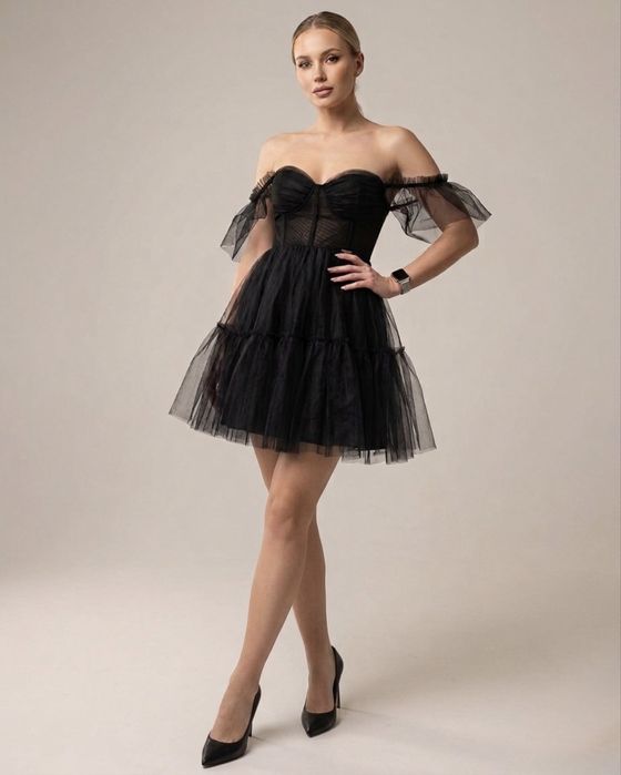 Чорна корсетна сукня з фатіну