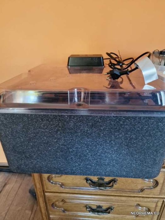 Exo Terra Inkubator PRO z kontrolą wilgotności do gadzich jaj