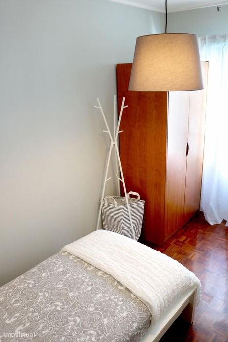 Quarto - localizado em Lumiar Lisbon