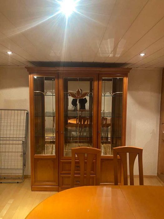 Witryna orzechowa w stylu włoskim meble z Niemiec