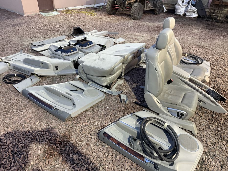 Салон Mercedes GL W164 сідушки карти шкіра комплект