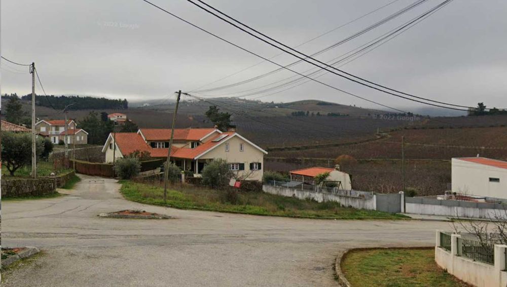 Terreno de 512m² em Armamar Aprovado