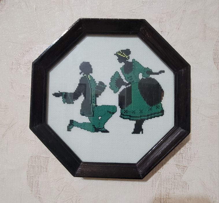 Вишивка хрестиком в рамці