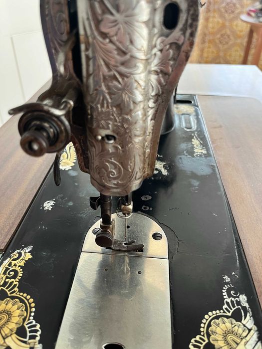 Máquina de costura Singer- antiga
