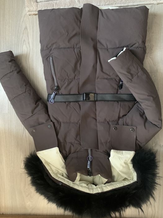 Куртка на дівчинку 128