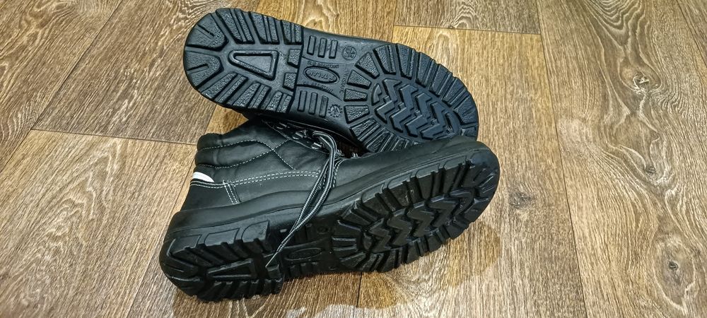 Ботинки рабочие новые.