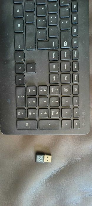 Microsoft Bluetooth Keyboard64284557945601121