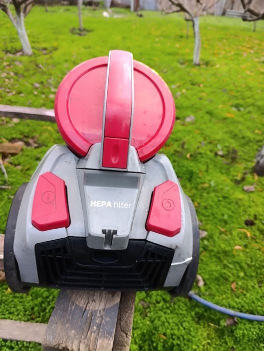 Пилосос Grunhelm циклонний GVCM243CB ECO POWER