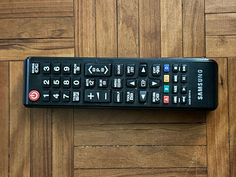 Televisão Samsung 42’’ flat screen (UE42F5000AWXZF)