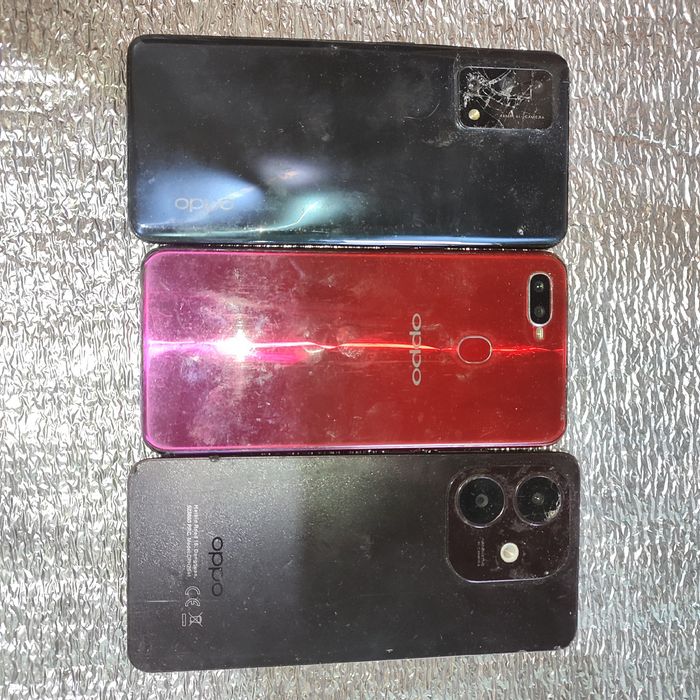 Лот телефонів OPPO