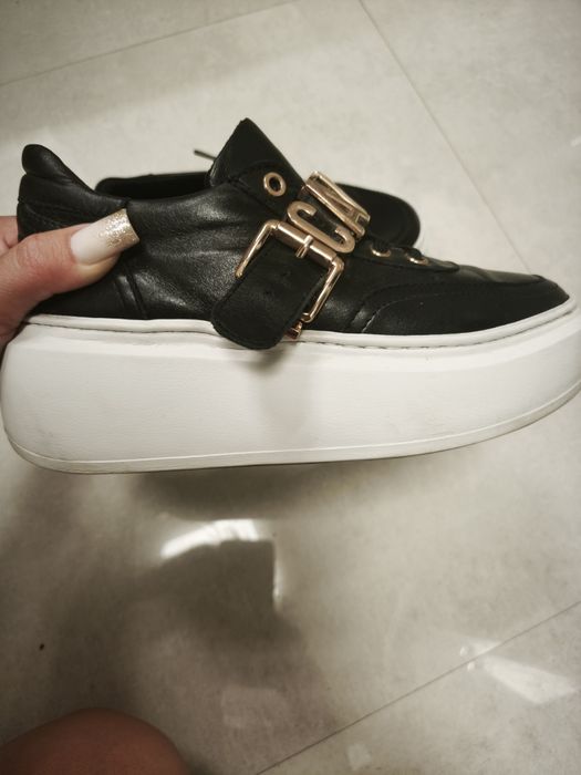 Sneakersy Carinii na . platformie