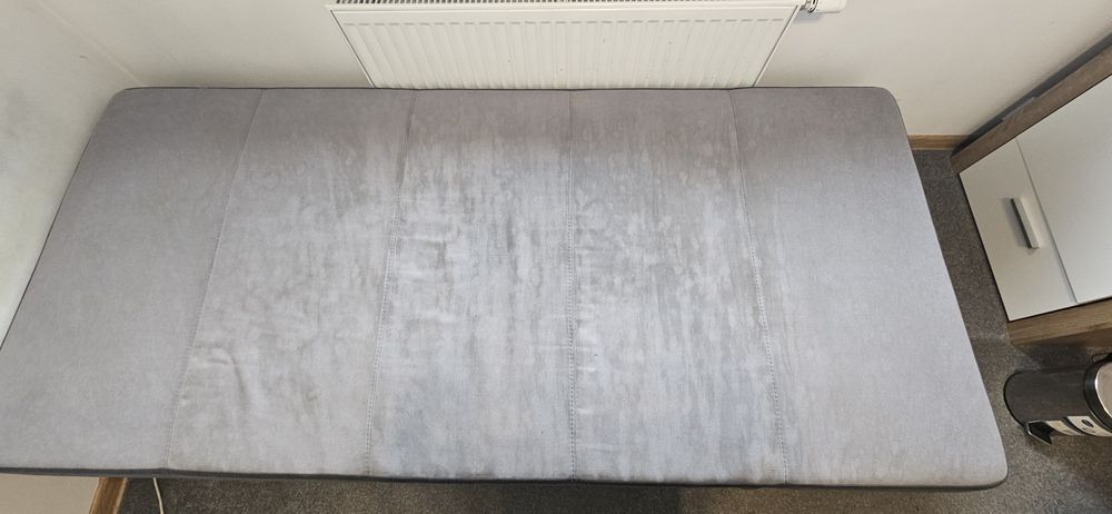 Łóżko do spania szare