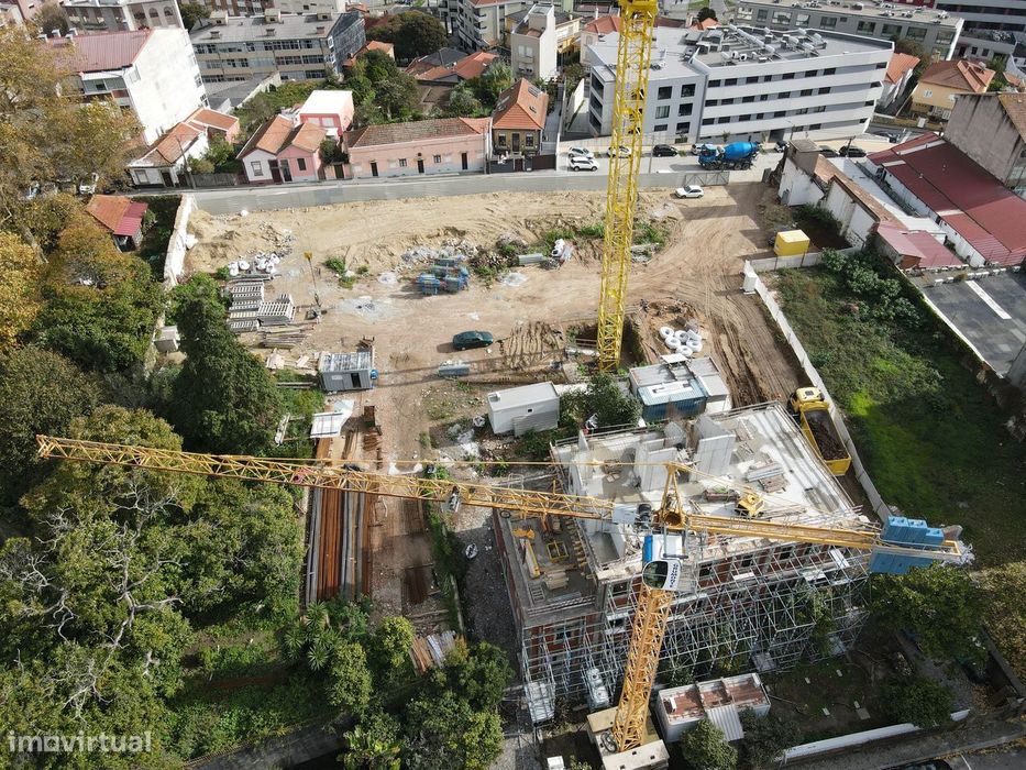 T1 Novo com varanda, piscina e garagem — Mafamude E Vilar Do Paraíso, Porto