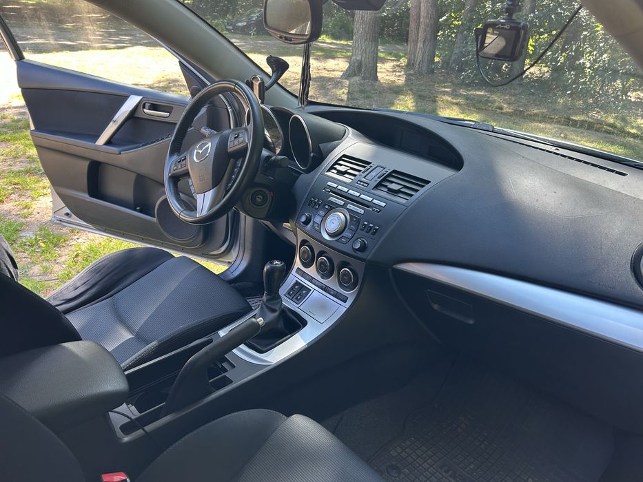 Mazda 3 1.6 benzyna 2011