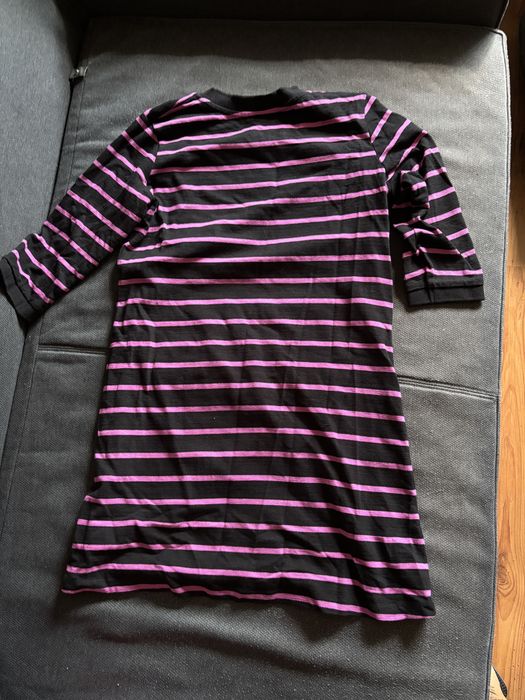 Sukienka orsay oversize w paski różowo czarne z guzikami