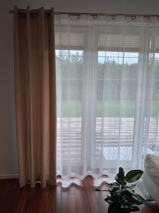 Zasłony beżowe półzacieniajace