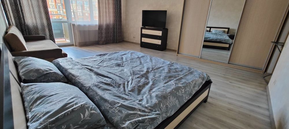 Подобово вул. Юлії Здановської 71г  поряд Інститут Раку