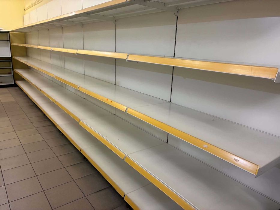 Regał‚ sklepowy przyścienny 8 metrów długości | 230 cm wys. | 5 poziomów (półek) | 2000 zł.
