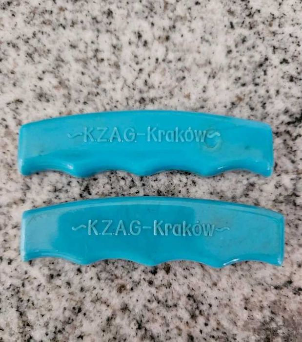 Zabytkowy mikser ręczny.