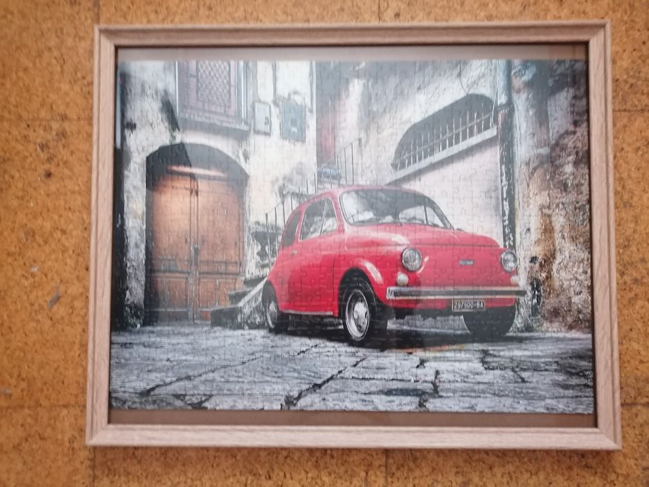 Quadro, com puzzle de carro vermelho