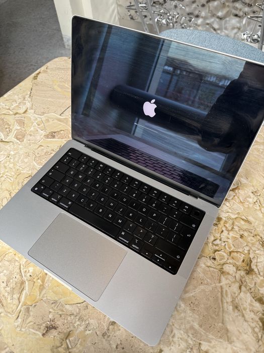 MacBook Pro 14” - M2 Pro 2023  / 16 GB RAM / 512 GB SSD