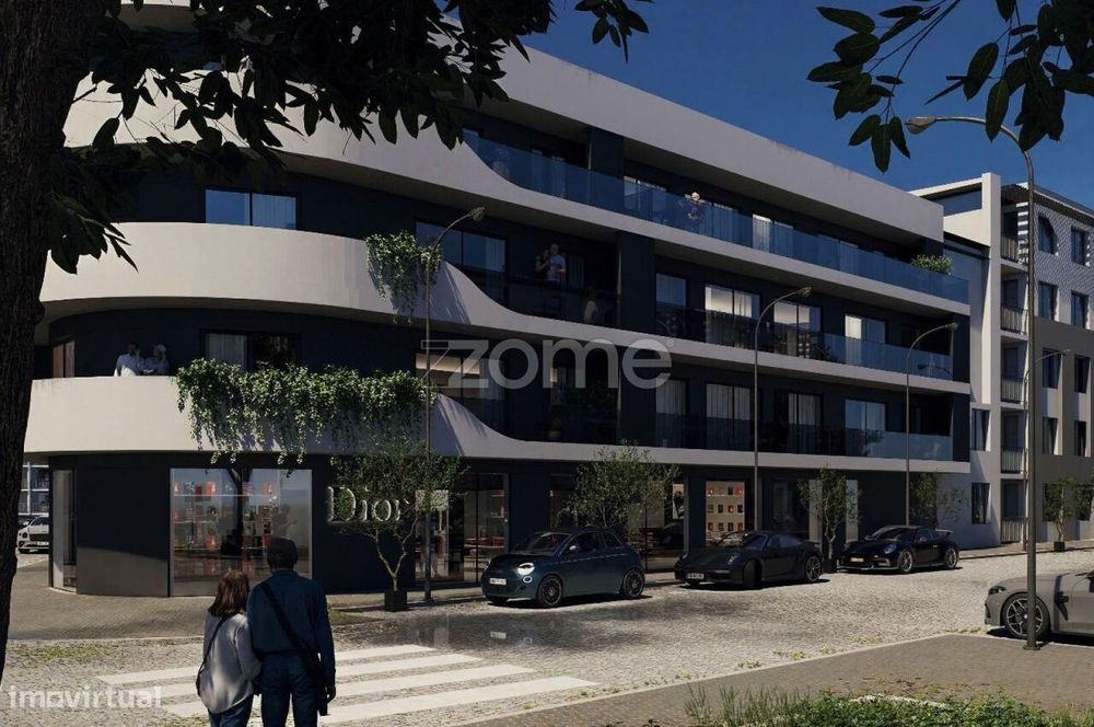 Commercial/Servicess Store – Dom Nuno Building