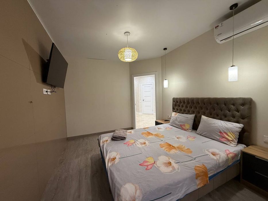 Квартира подобово, погодинно 2 кв на набережній центр міста