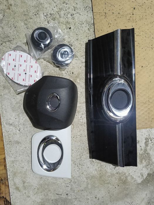 Комплект  емблем та кришка подушки безпеки  Honda X-NV