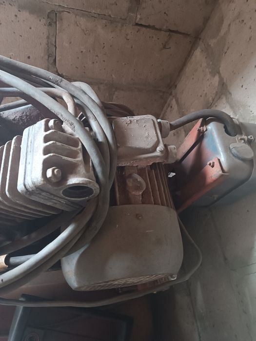 Продам компресор