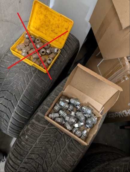 Nakrętki do kół Toyota Corolla E21