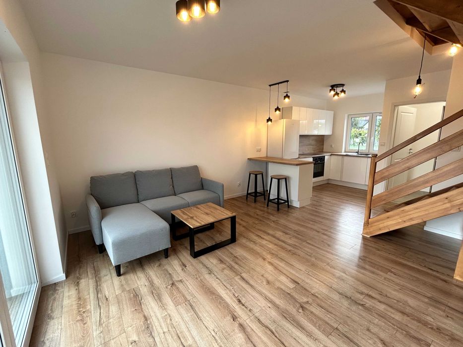 Dom Skowarcz | 4 pokoje | 90 m² | 3 min PKP | 5 min szkoła