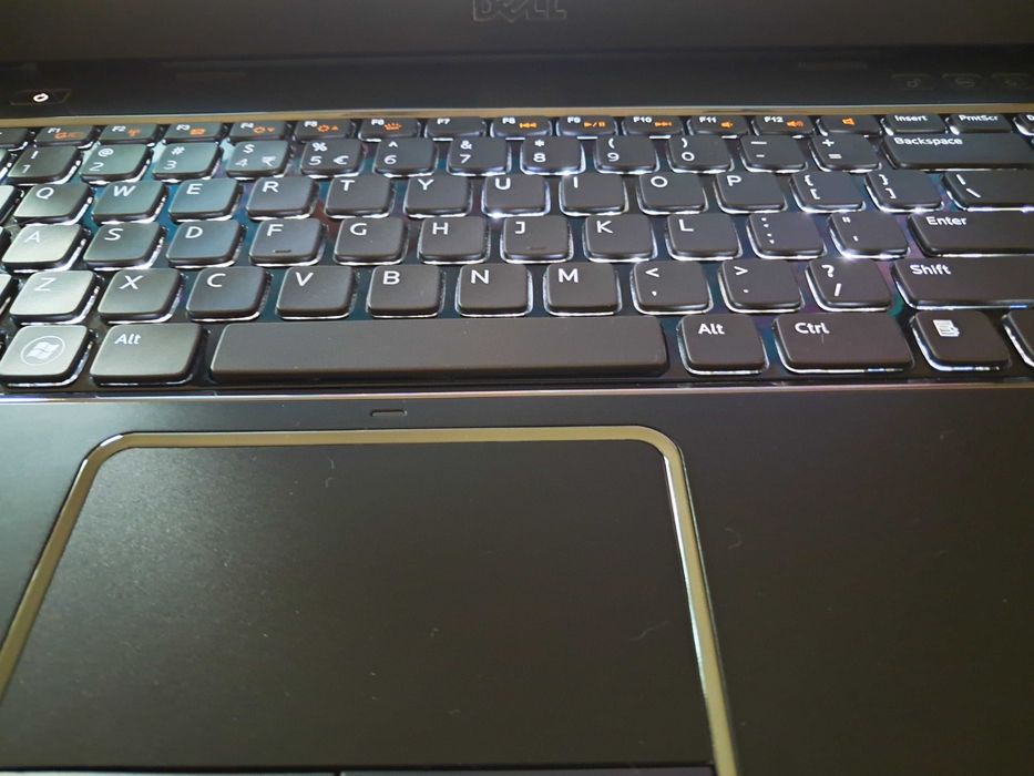 Mocny Dell 3550, dwie grafiki 2x2,3 GHz/128GB SSD/8GB RAM/HDMI