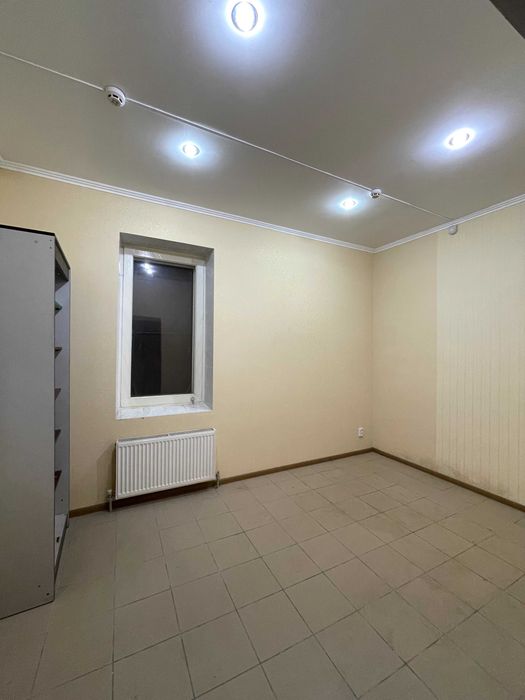 Продам нежитлову будівлю під магазин / комерцію в смт Калинопіль