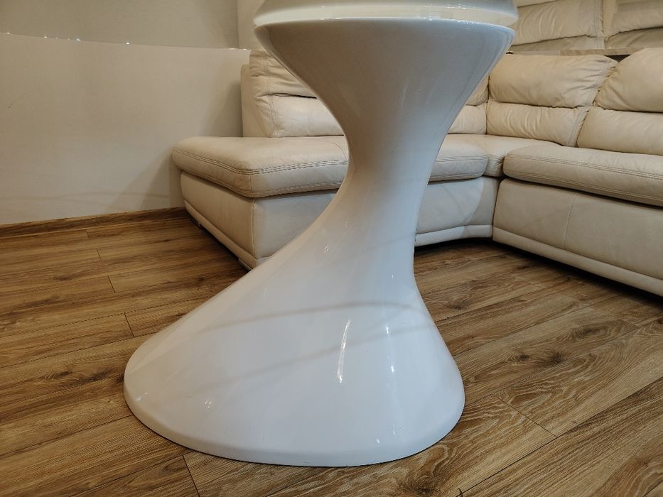 Stół szklany do jadalni salonu owalny