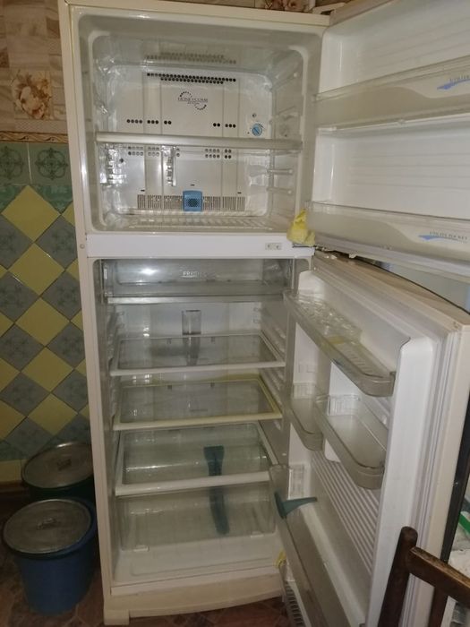 Продам холодильник Sharp