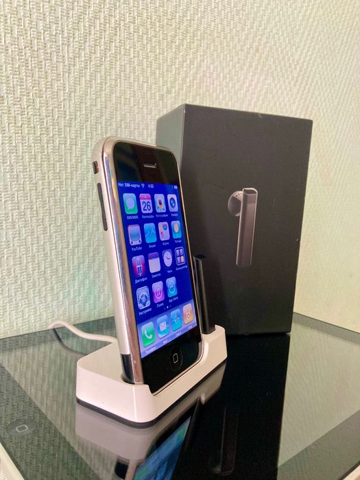 Apple iPhone 2g и IPhone Bluetooth Headset легенда раритет в