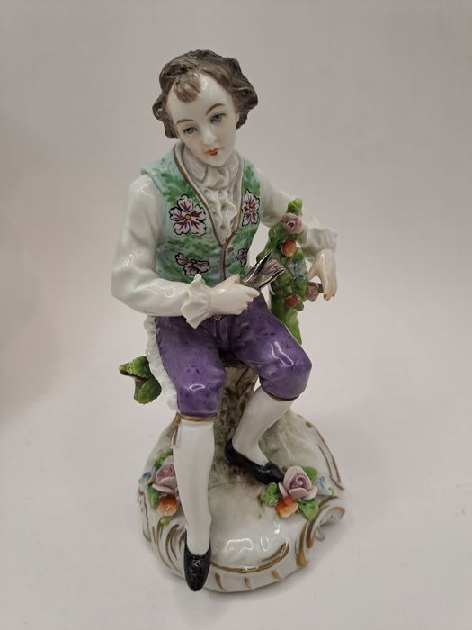 Статуетка. Статуэтка. Фарфоровая статуэтка. Дети.