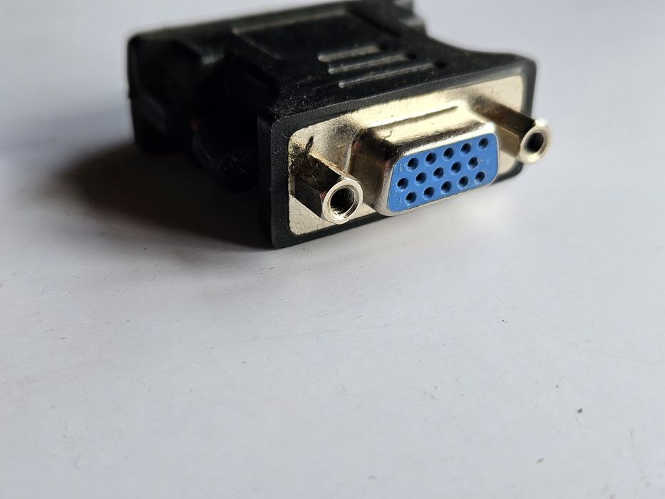 Перехідник DVI -- VGA
