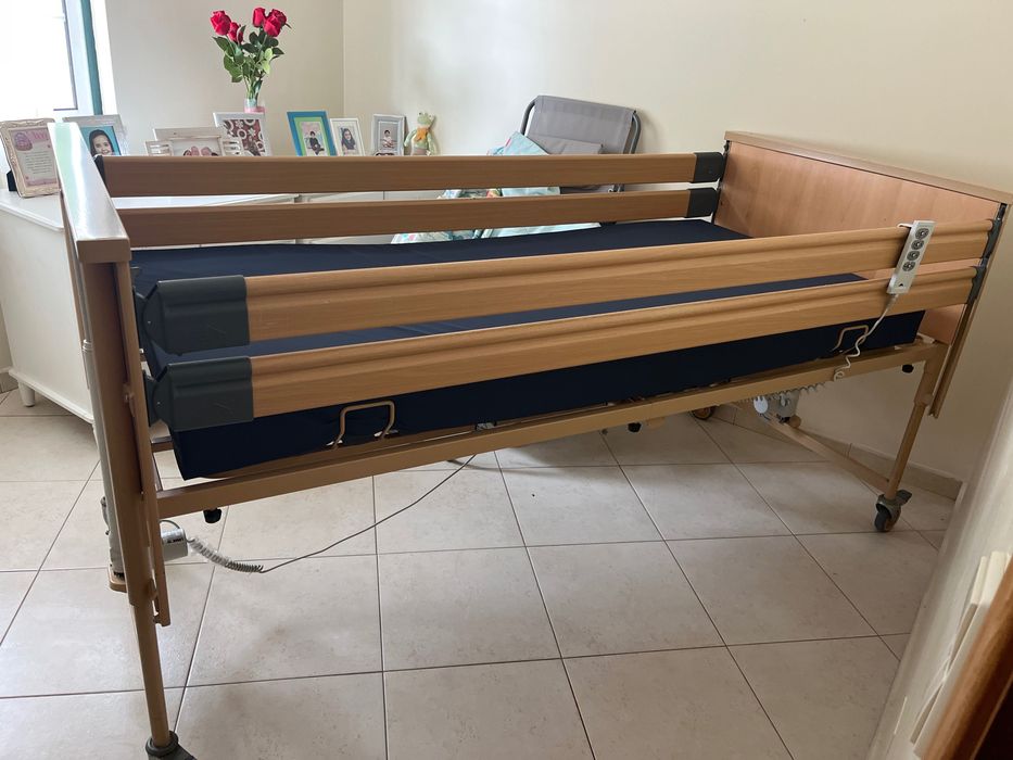 Cama articulada com colchão