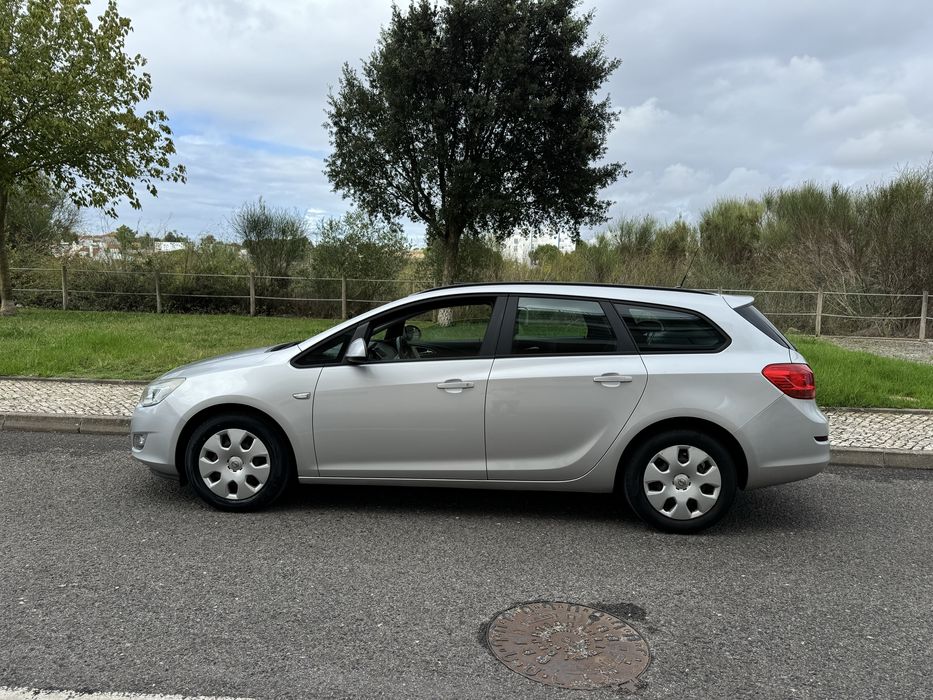 Opel Astra 1.3 CDTI 198000 kms . 1 proprietario em bom estado.