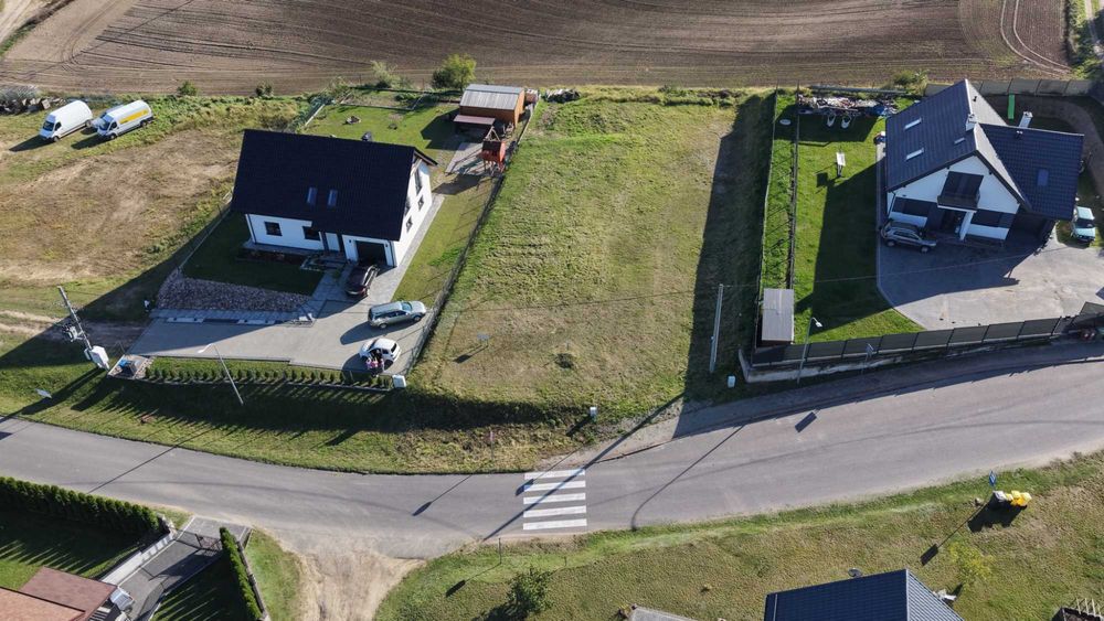 Widokowa działka budowlana 1060 m²- Bratian| Media na działce| Świetna lokalizacja - Widok 3