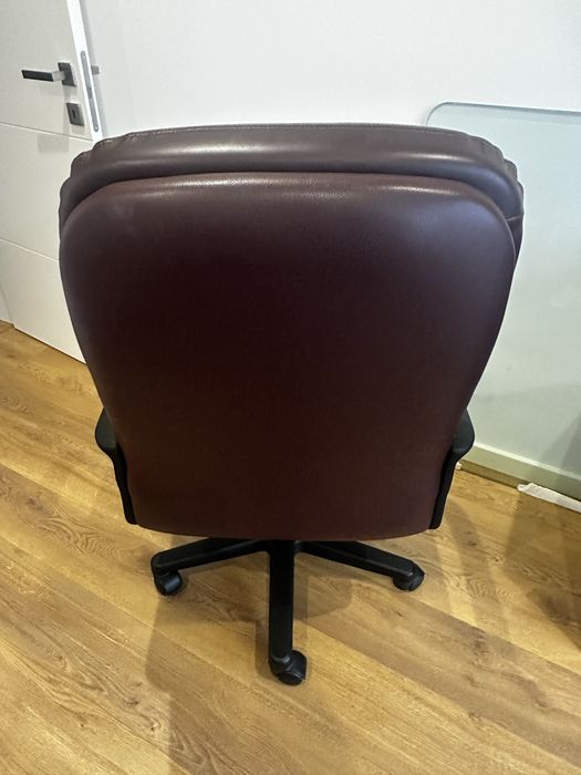 Cadeira de escritório em pele