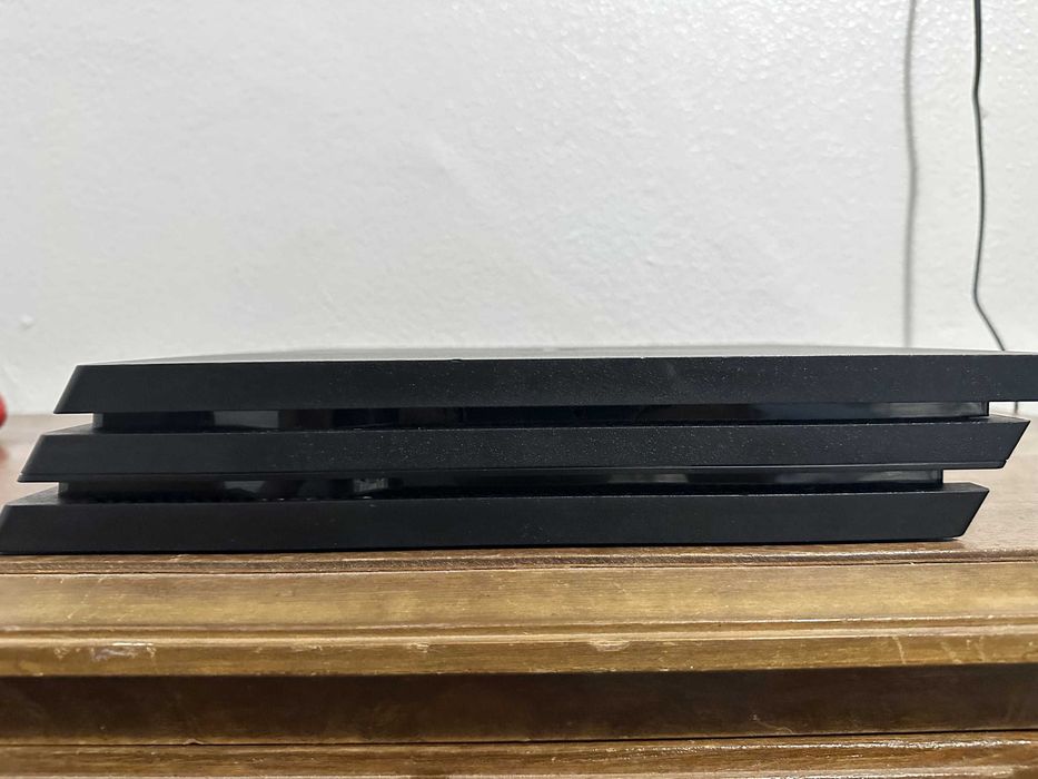 Ps4 Pro & Comando