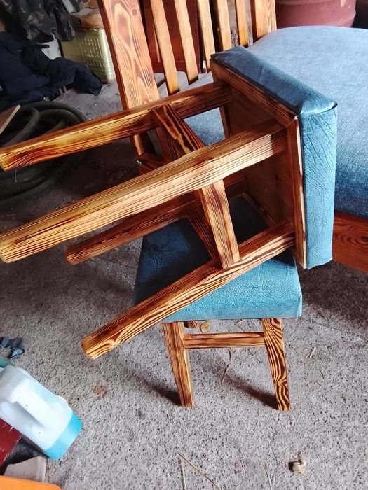 Табуретки стільці