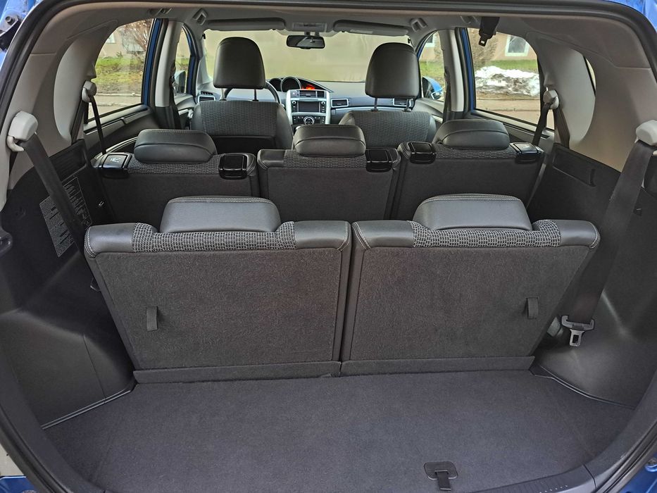 Toyota verso 1.8  benzyna + lpg, premium, 7 os.