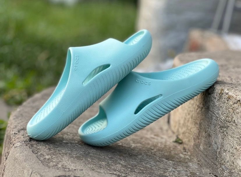 Шльопанці слайди крокс crocs mellow slide black grey bone