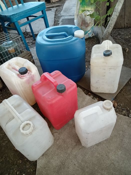 Продам канистри плассмас
