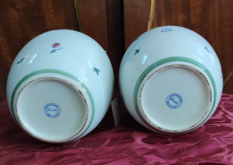 Par de potes porcelana.