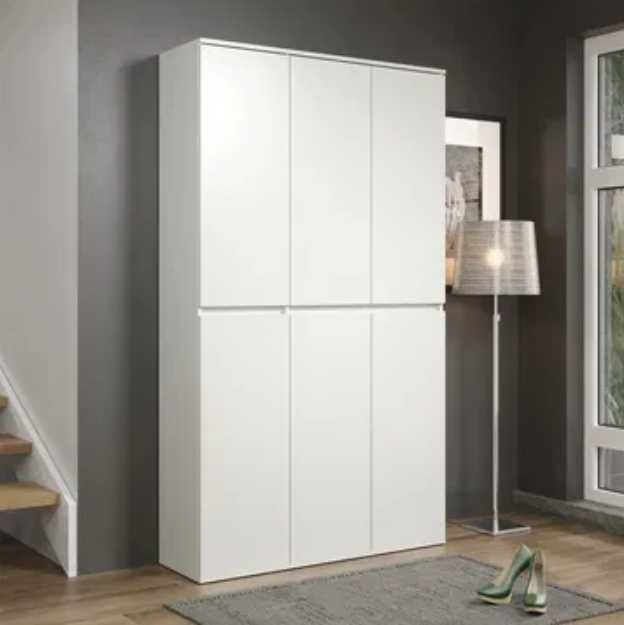 Biała pojemna szafa - garderoba